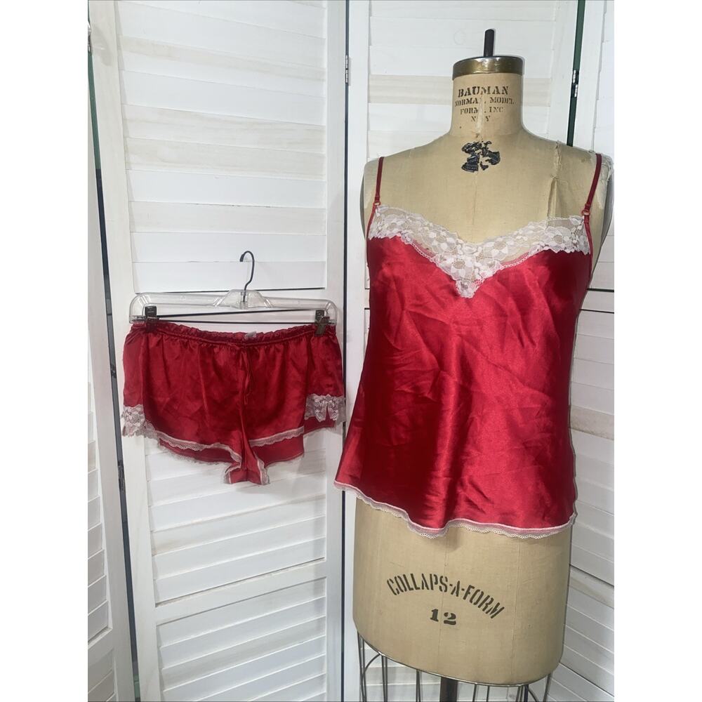 Victoria’s Secret Red Satin & Cream Lace 2 Piece CAMI TOP SHORTS Set Sz Small